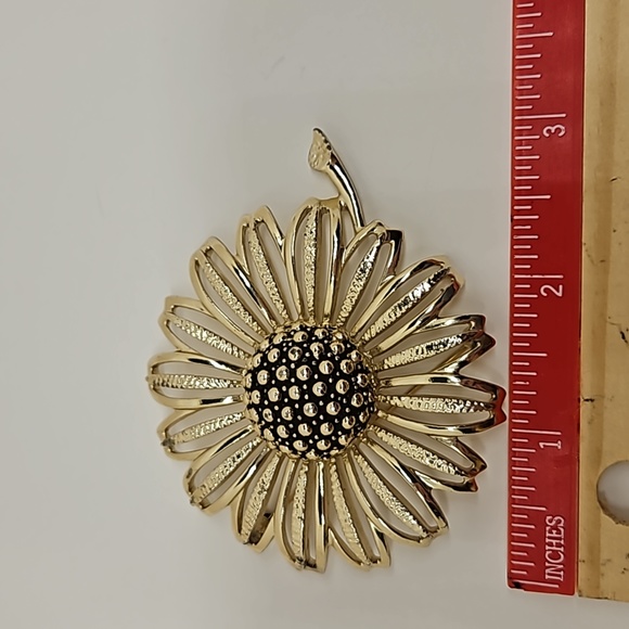 Sarah Cov Signed Daisy Mae Sunflower Brooch Pin Coventry - Picture 4 of 4